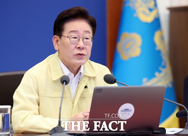 이재명 대통령이 20일 청와대에서 주재한 제44차 수석보좌관회의에서 발언하고 있다. /뉴시스