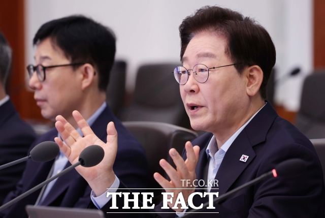 이재명 대통령이 25일 청와대에서 주재한 제37회 국무회의에서 발언하고 있다. /뉴시스