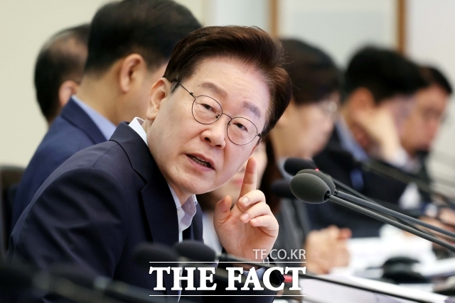 이재명 대통령이 25일 청와대에서 주재한 제37회 국무회의에서 발언하고 있다. /뉴시스