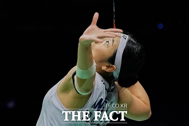세계 랭킹 1위 안세영은 6일 중국 선전 아레나에서 열리는 2026 세계배드민턴연맹(BWF) 월드투어 중국 마스터스(슈퍼 750) 여자 단식 결승전에서 일본의 미야자키 도모카(9위)와 우승 트로피를 놓고 격돌한다./AP.뉴시스