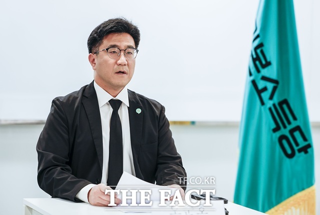 오준호 기본소득당 신임 대표가 7일 서울 영등포구 기본소득당사에서 열린 최고위원회의에서 발언하고 있다. /뉴시스