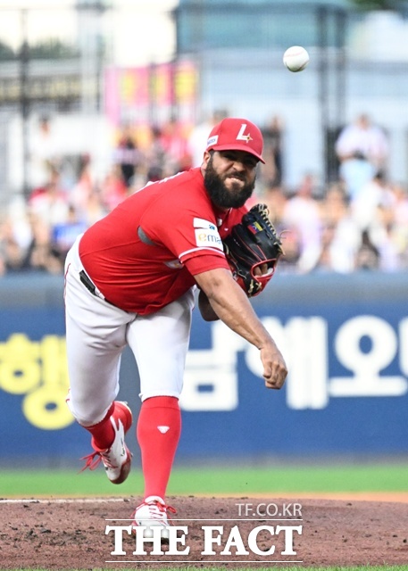 SSG의 새 외국인 투수 아빌라. 7월 중순에 합류한 아빌라는 7승 1패, 평균자책점 1.39의 압도적 성적을 올리고 있다. /뉴시스
