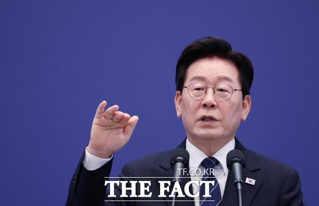 이재명 대통령이 18일 청와대 영빈관에서 가진 기자회견에서 발언하고 있다. /뉴시스