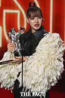  블랙핑크 리사, MTV VMA '베스트 팝' 수상…아시아 최초의 기록 [TF사진관]