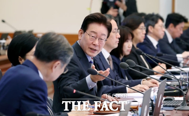 이재명 대통령이 29일 청와대에서 주재한 제42회 국무회의에서 발언하고 있다. /뉴시스
