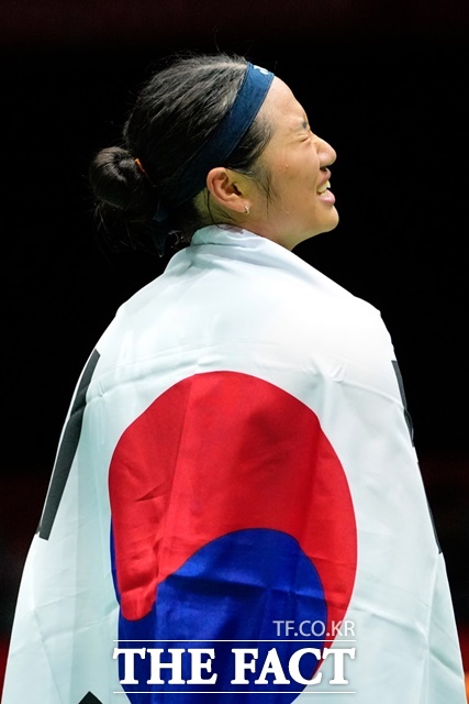안세영은 가장 박수받을 때 다시 코트로 돌아갔다. 사람들이 자신의 이름을 가장 많이 부를 때 오히려 셔틀콕 소리만 들리는 훈련장을 선택했다./이치노미야=AP.뉴시스