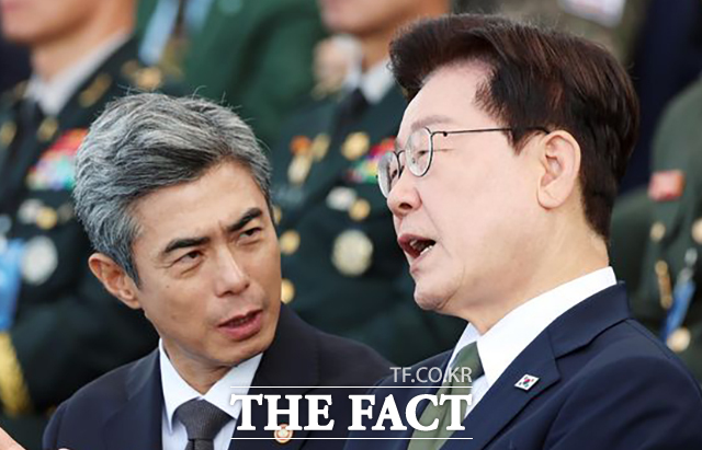이재명 대통령이 1일 오전 충남 계룡대 활주로에서 열린 제78회 국군의 날 기념식에서 기념사를 하고 있다. /뉴시스