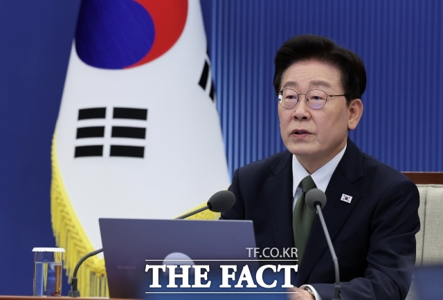 이재명 대통령이 1일 청와대에서 주재한 제48차 수석보좌관회의에서 발언하고 있다. /뉴시스