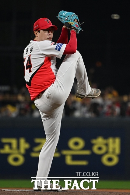 KIA 양현종은 12일 LG전서 선발 5이닝을 1실점으로 막아 팀 승리의 발판을 마련했다. /전남광주=뉴시스