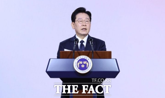 이재명 대통령이 16일 부산광역시에서 열린 제47주년 부마민주항쟁 기념식에서 기념사를 하고 있다. /뉴시스