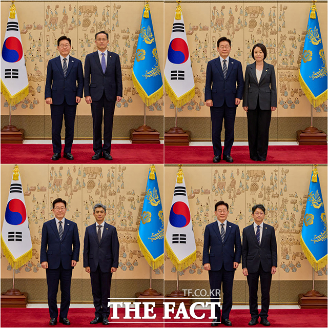 이재명 대통령이 이날 이형일 부총리 겸 재정경제부 장관, 이소영 중소벤처기업부 장관, 홍지선 국토교통부 장관, 강신철 국방부 장관(왼쪽 위 부터 시계방향)에게 임명장을 수여한 후 기념촬영을 하고 있다. /뉴시스