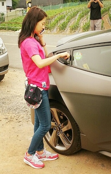 인기 예능프로그램 '런닝맨'의 홍일점 멤버 송지효가 경북 영천에서 포착됐다./온라인커뮤니티 캡처