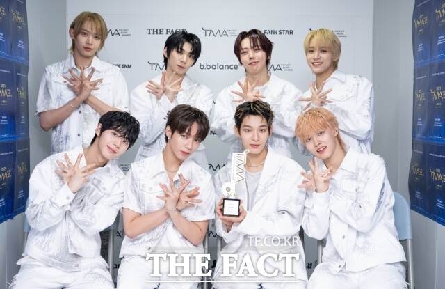 그룹 아홉이 팬앤스타 베스트뮤직 겨울 투표 5위에 올랐다. 남은 투표 기간 동안 순위가 오를지 기대된다. /박헌우 기자