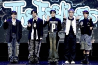  위아이, '팬앤스타' 겨울 결선 20위 진입! 글로벌 팬심 '후끈'