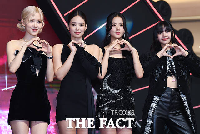 그룹 블랙핑크가 팬앤스타 위클리 뮤직 투표 12위에 올랐다. 남은 투표 기간 동안 순위가 오를지 기대된다.//서예원 기자