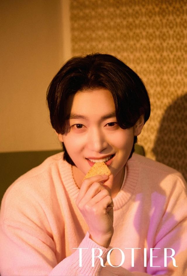 16일 가수 김용빈이 ‘팬앤스타’ 트로트 랭킹 1위에 올랐다. /트롯티어