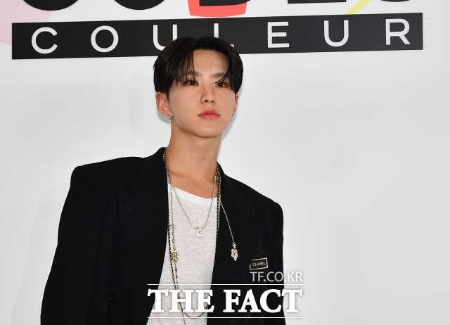 그룹 세븐틴 호시가 팬앤스타 위클리 뮤직 투표 2위에 올랐다. 남은 투표 기간 동안 순위가 오를지 기대된다. /장윤석 기자