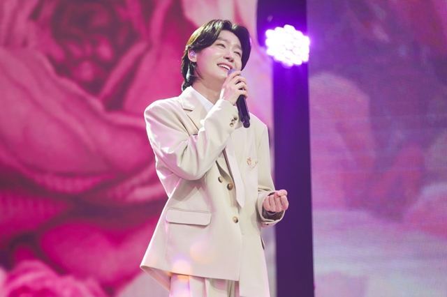 지난 30일 가수 김용빈이 ‘팬앤스타’ 트로트 랭킹 1위에 올랐다. /TV CHOSUN 금타는 금요일 사진