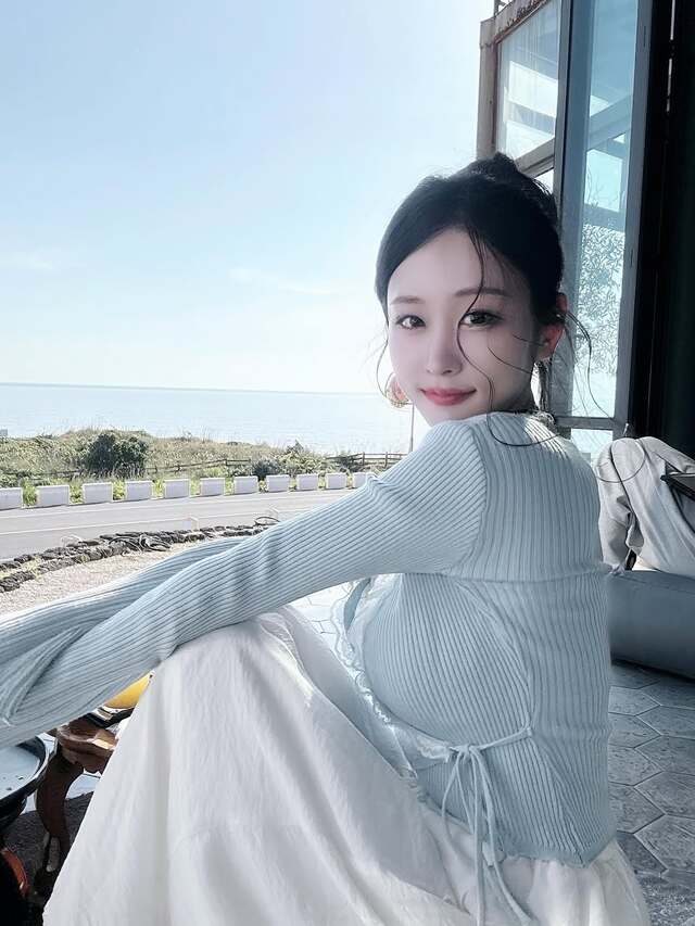 지난 25일 가수 김의영이 ‘팬앤스타’ 여자스타 랭킹 1위에 올랐다. /김의영 인스타그램