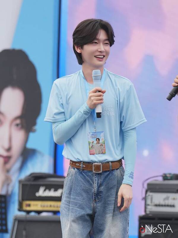 지난 29일 가수 김용빈이 ‘팬앤스타’ 트로트 랭킹 1위에 올랐다. /김용빈 인스타그램