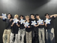  휘브, ‘팬앤스타’ 뉴스타 3주 연속 1위…차세대 K팝 주자로 도약