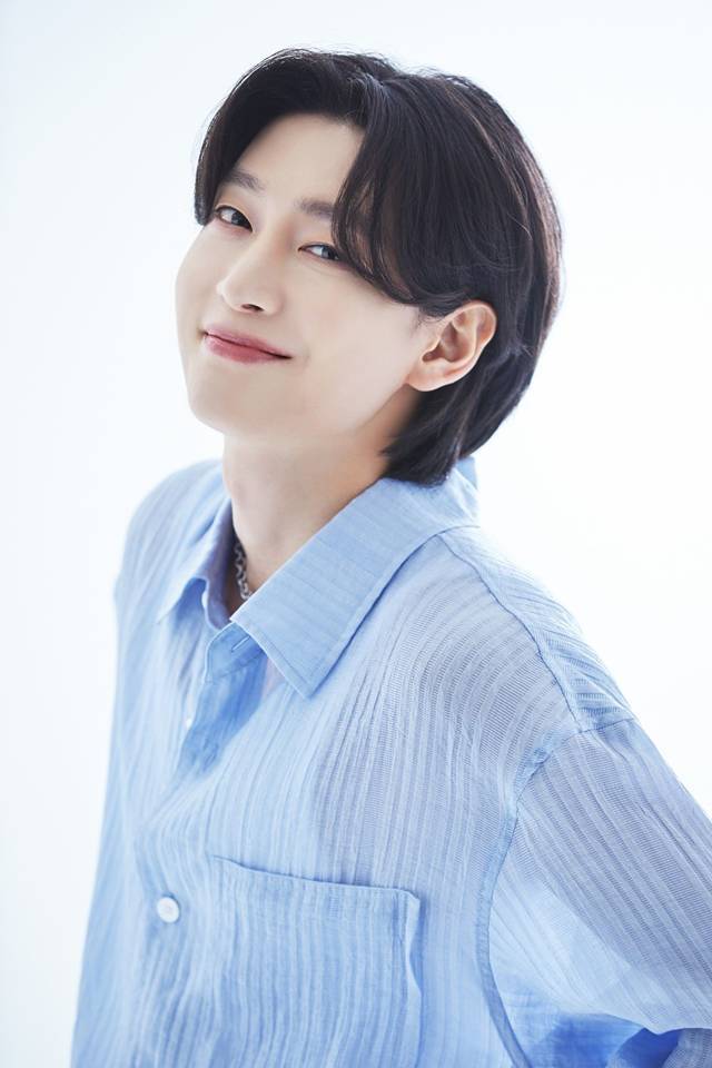 가수 김용빈이 ‘팬앤스타’ 트로트 랭킹 1위에 올랐다. /오네스타컴퍼니