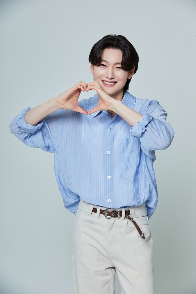 지난 10일 가수 김용빈이 ‘팬앤스타’ 트로트 랭킹 1위에 올랐다. /오네스타컴퍼니