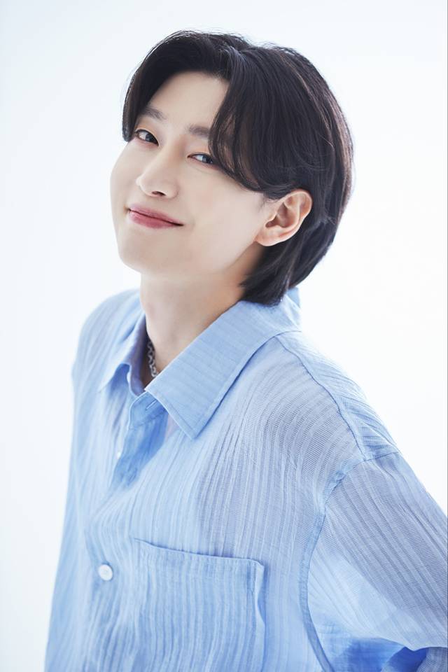 Kim Yong Bin、「FANNSTAR」トロットランキング2週連続1位…深い愛を込めた新曲リリース